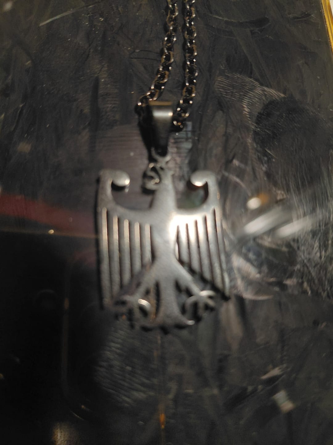 Customer photo review of Deutschland Adler Kette