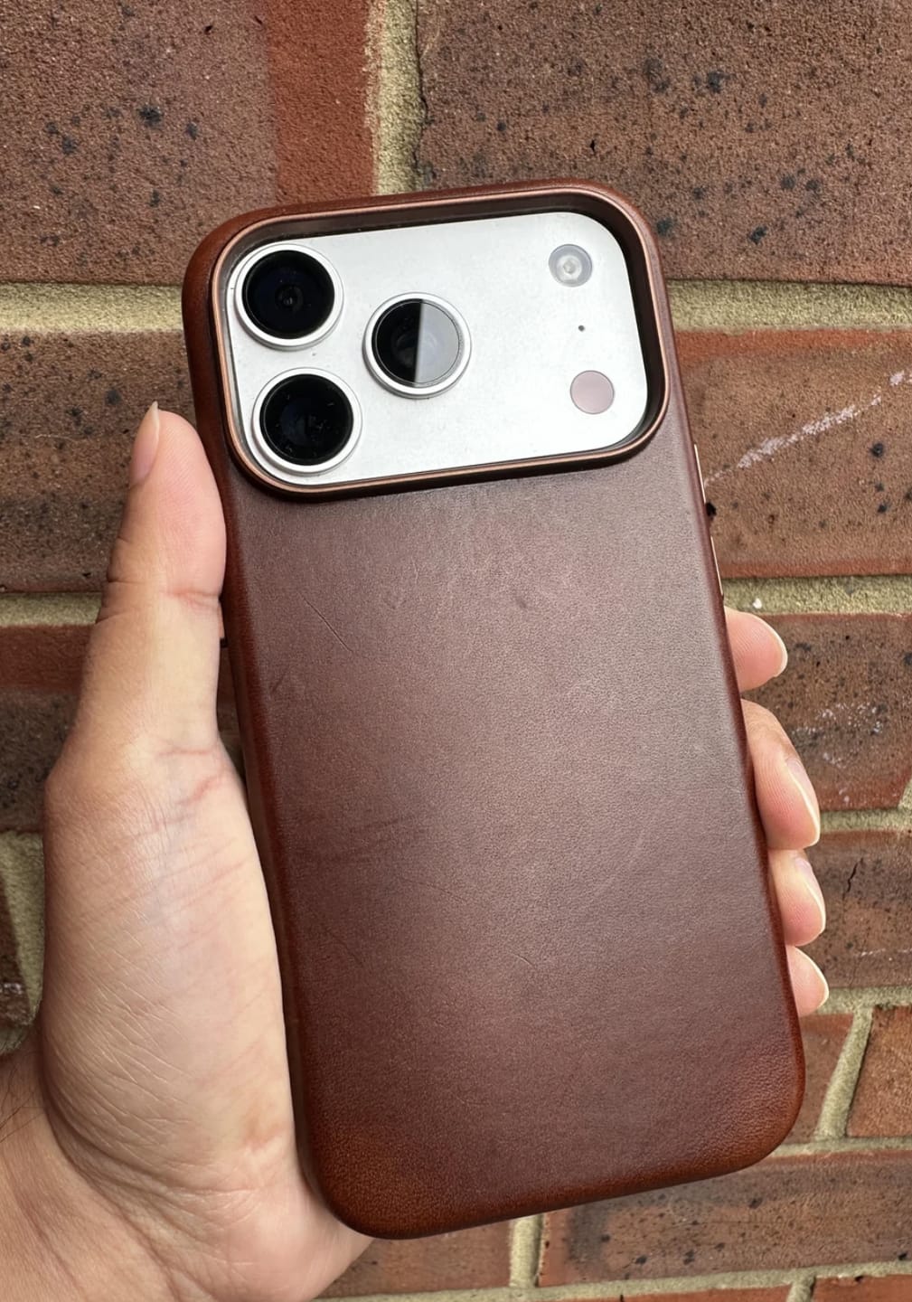 Customer photo review of iPhone 18 Pro Max Leather Case - MagSafe - Dark Brown