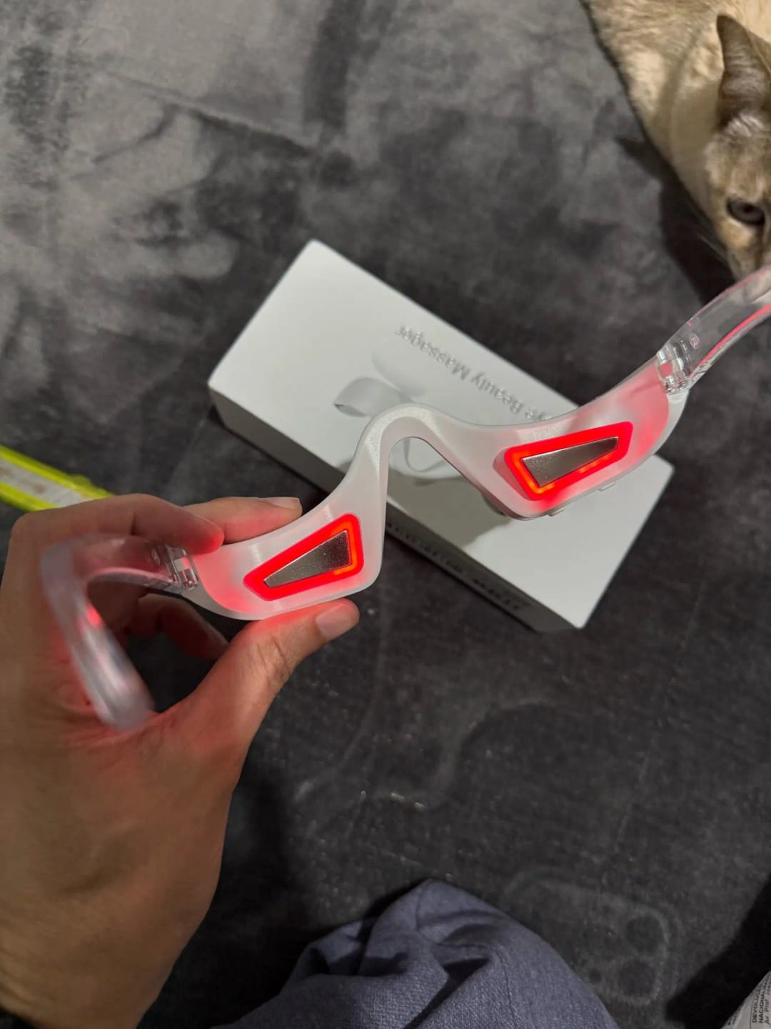 Customer photo review of Lumera Pro - Red Light Therapy + EMS To Erase Eye Bags