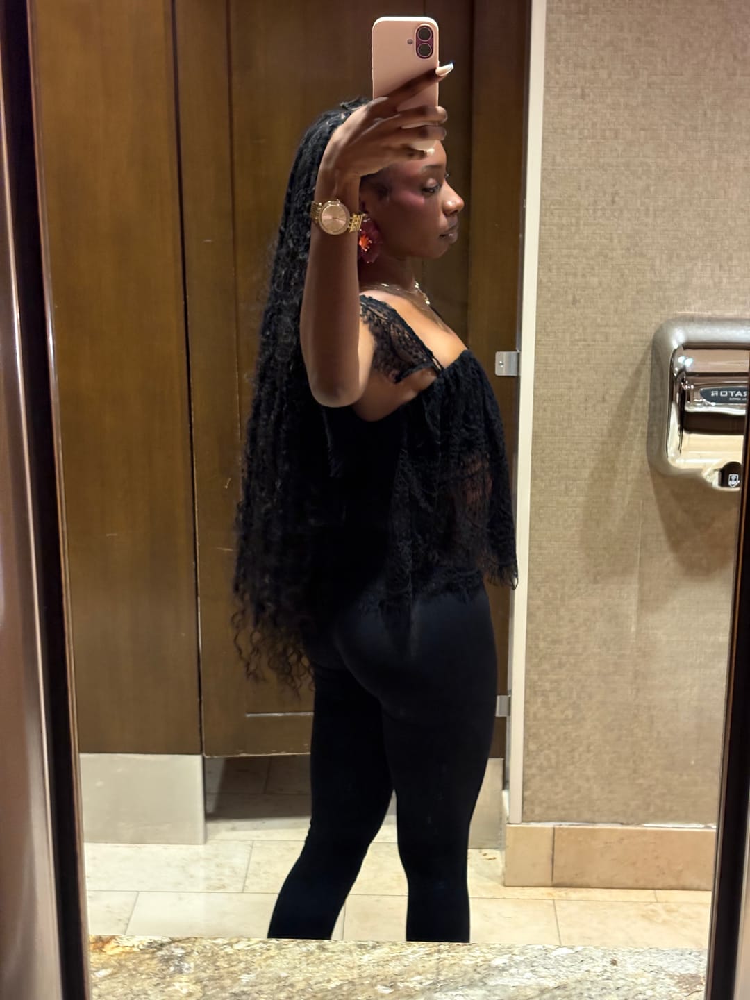 Customer photo review of Seamless LowRise Legging (Black)