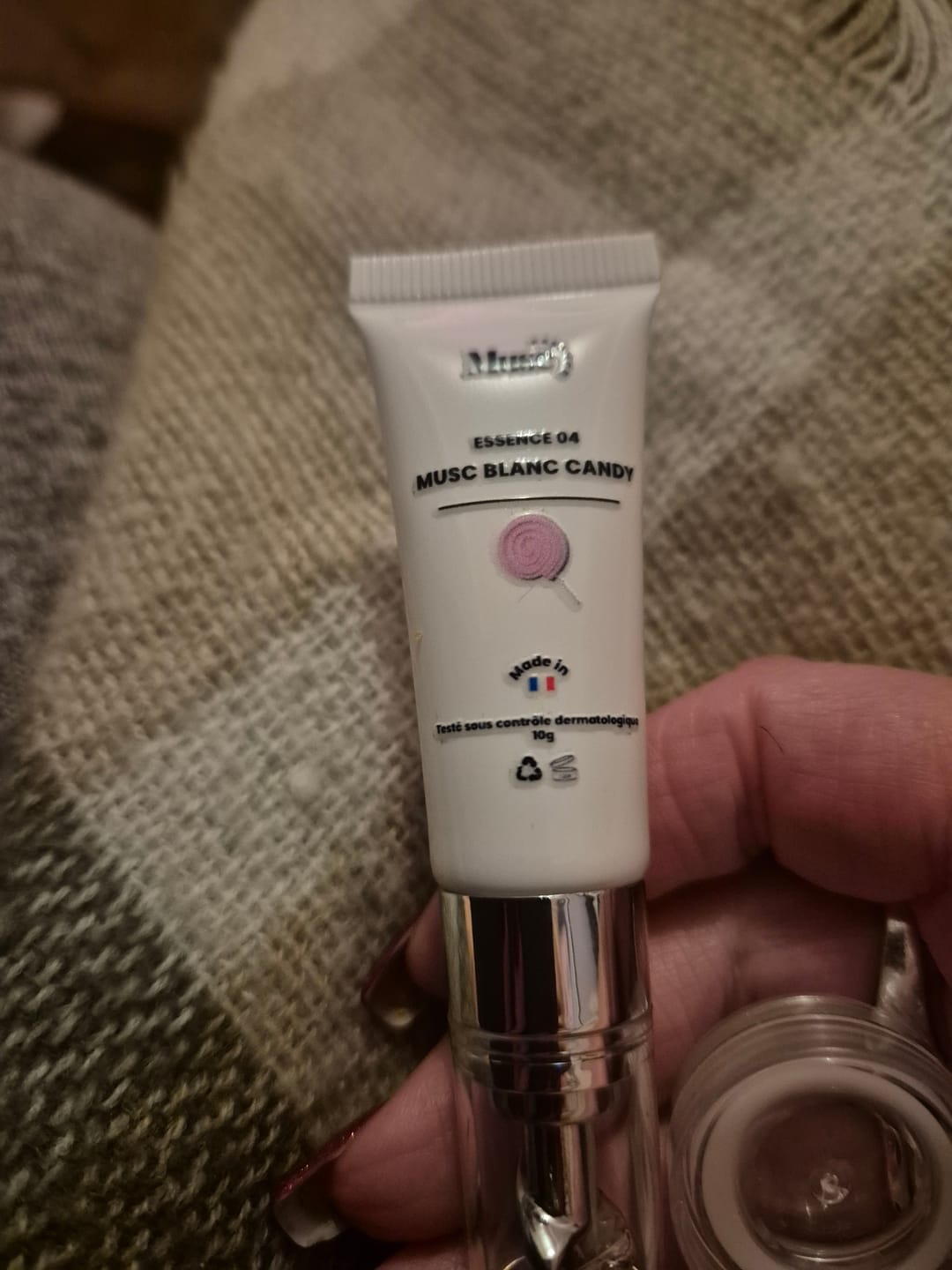 Customer photo review of Musc Blanc Candy