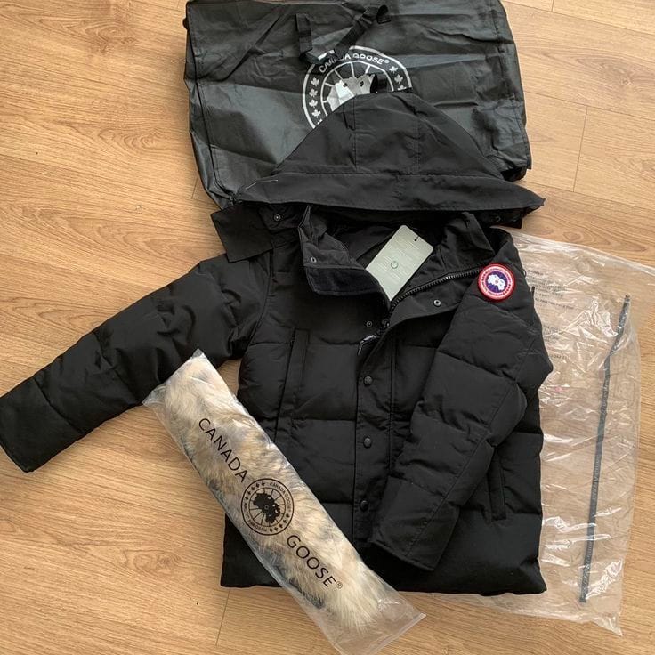 Customer photo review of Canada Goose Wyndham Parka