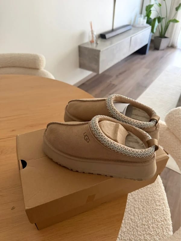 Customer photo review of UGG Tazz II