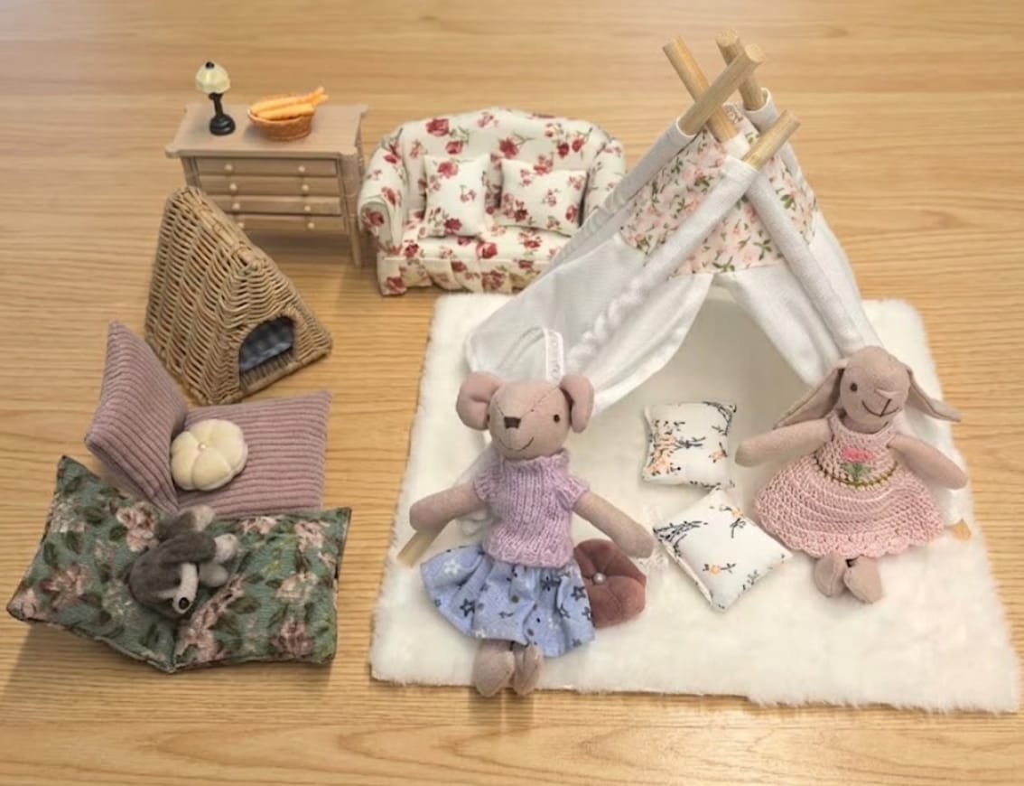 Customer photo review of 1:12 Scale Dollhouse Miniature Room Box - Rainy Day Fort in the Living Room