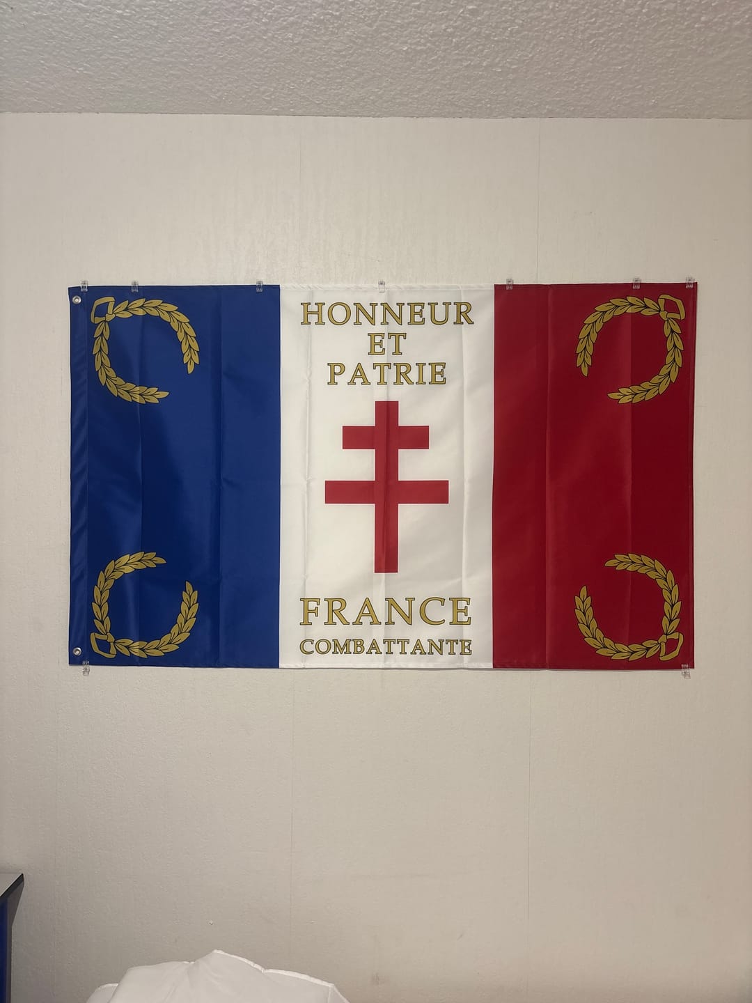 Customer photo review of Drapeau - Résistance