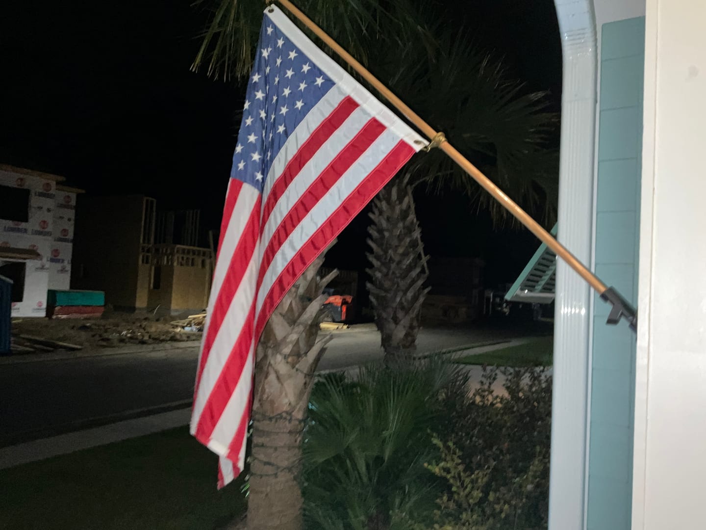 Customer photo review of Non-Tangle Flagpole Spinners