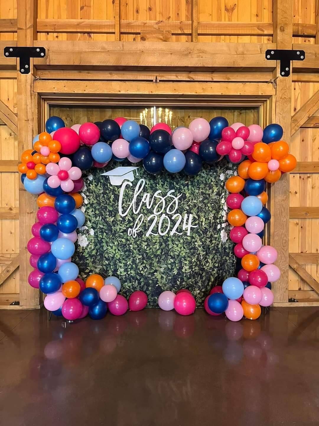 Customer photo review of Class of 2025 Grass Wall Graduation Backdrop Fabric Hedge Wall Grad Party Decor Congrats Grad High School Prom Banner College Grad Sign