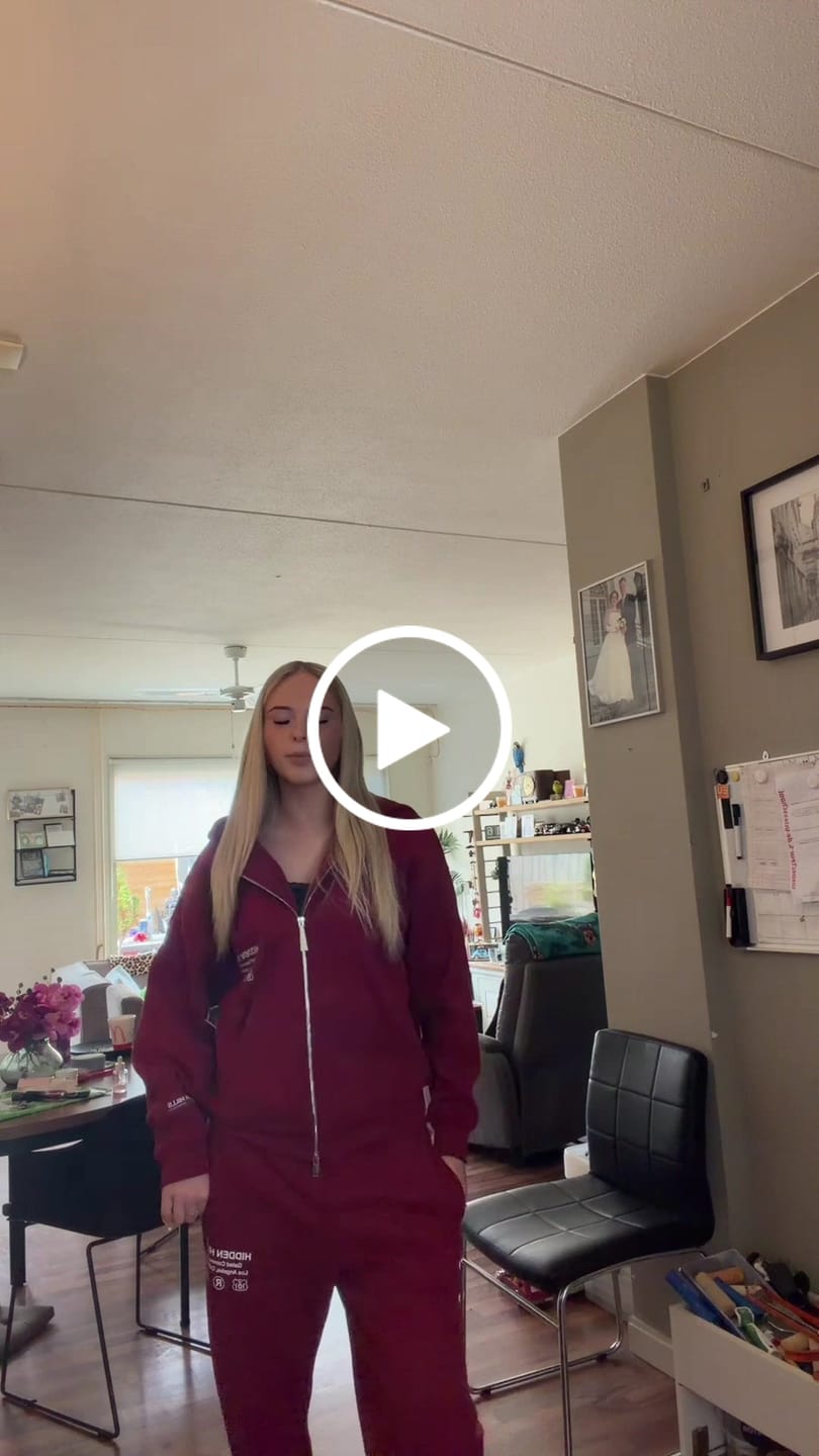 Avis vidéo d'un client sur le sweat à capuche LABEL ZIP BOURGOGNE