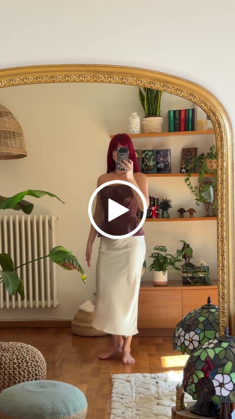 Customer video review of Aurelia Corset