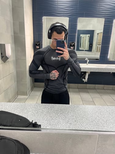 Customer photo review of Doom Tech™ Spider-Corpse Longsleeve Compression [MIDNIGHT / Silver Print]