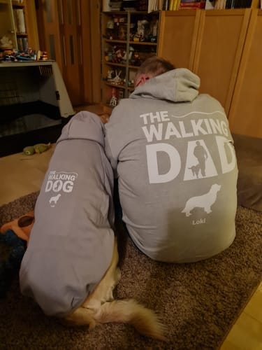 Customer photo review of Sudadera para perros personalizada - The Walking Dog