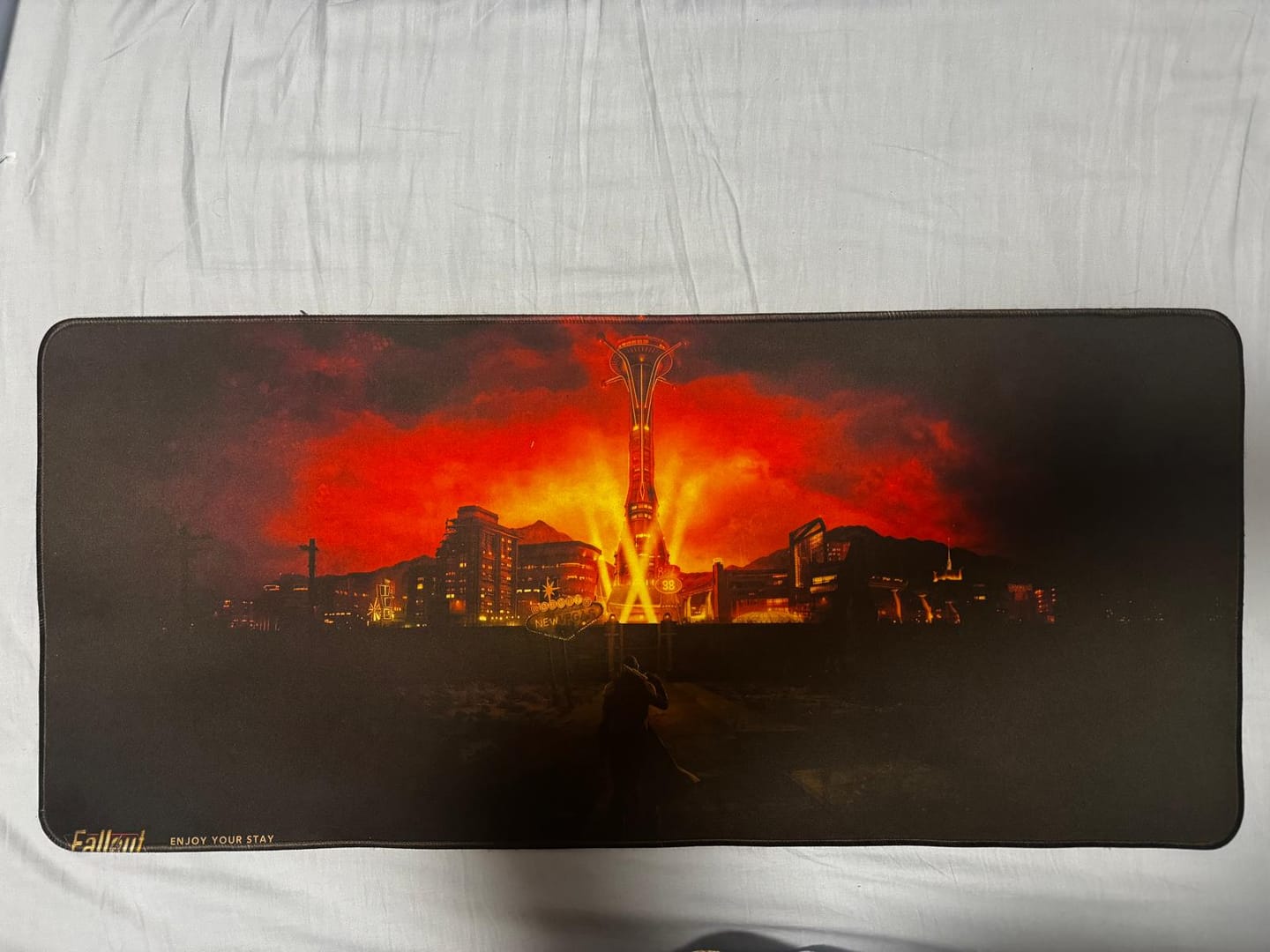 Customer photo review of Fallout New Vegas Mouse Pad, Wasteland Game Desk Mat
