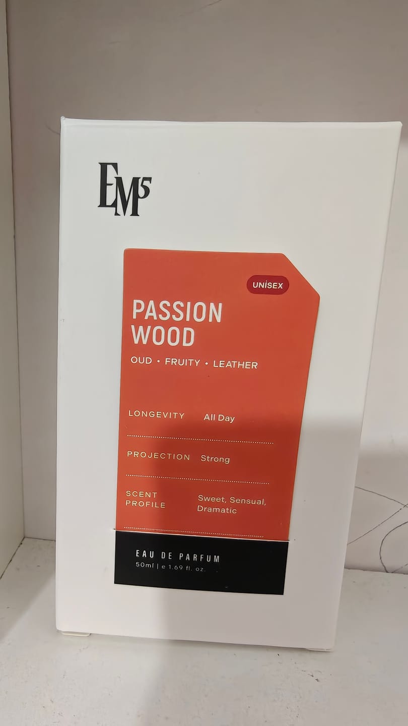 Customer photo review of Passion Wood | Eau De Parfum