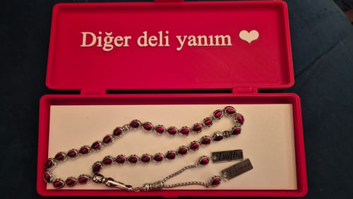 Customer photo review of Personalisierte Gebetskette (Tesbih)  – Zamak-Guss mit individueller Geschenkbox