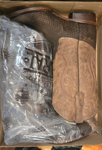 Customer photo review of Corral Men's Tan Python Embroidery Round Toe Western Boot L8028
