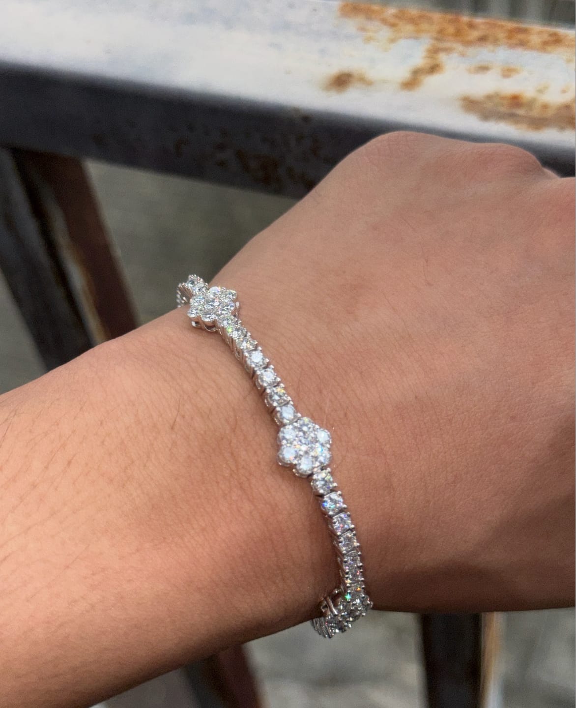 Customer photo review of GL 3mm Flower 925 Silver Moissanite Tennis Chain
