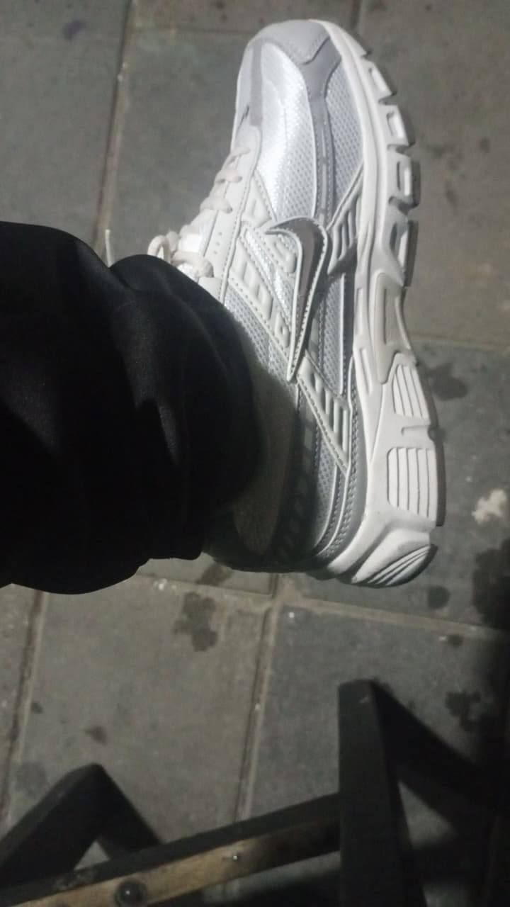Customer photo review of NIKE INITIATOR