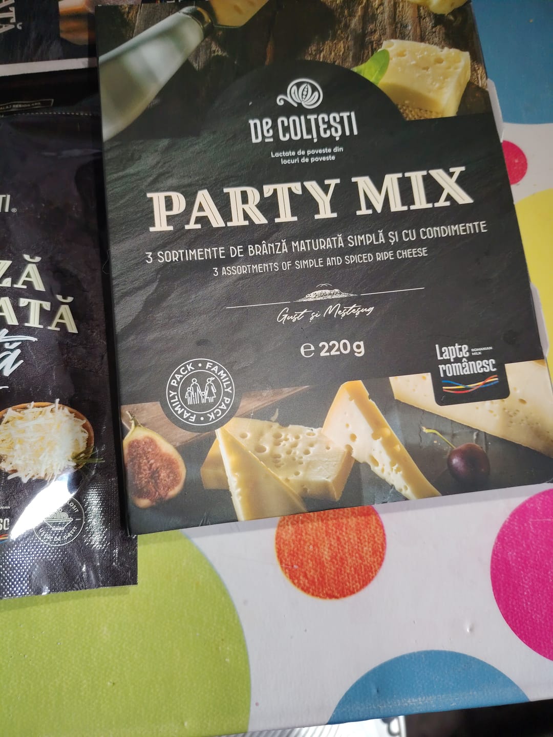 Customer photo review of Branzeturi Maturate Party Mix 220g
