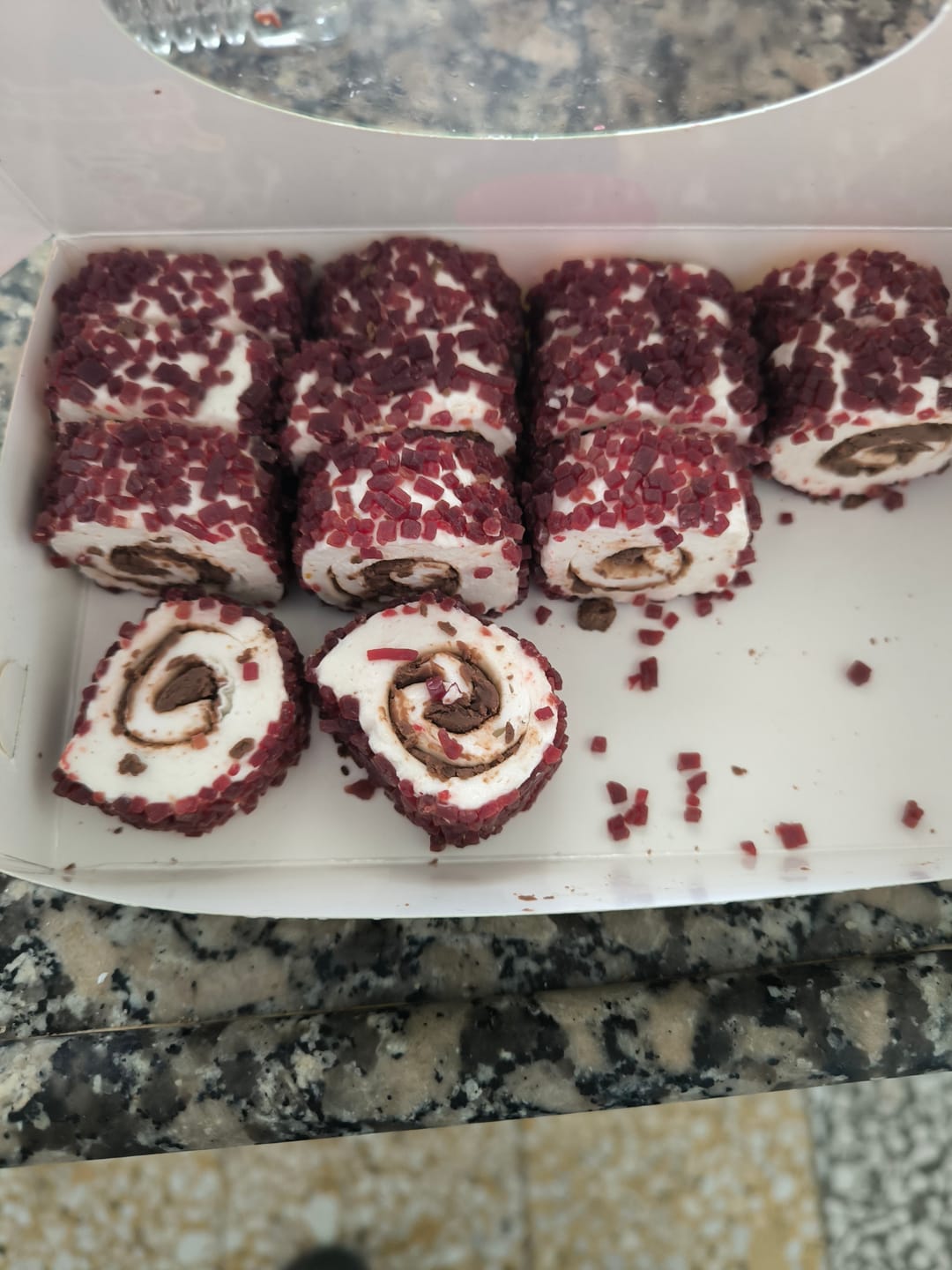 Customer photo review of Vişne Parçacıklı Çikolatalı Lokum