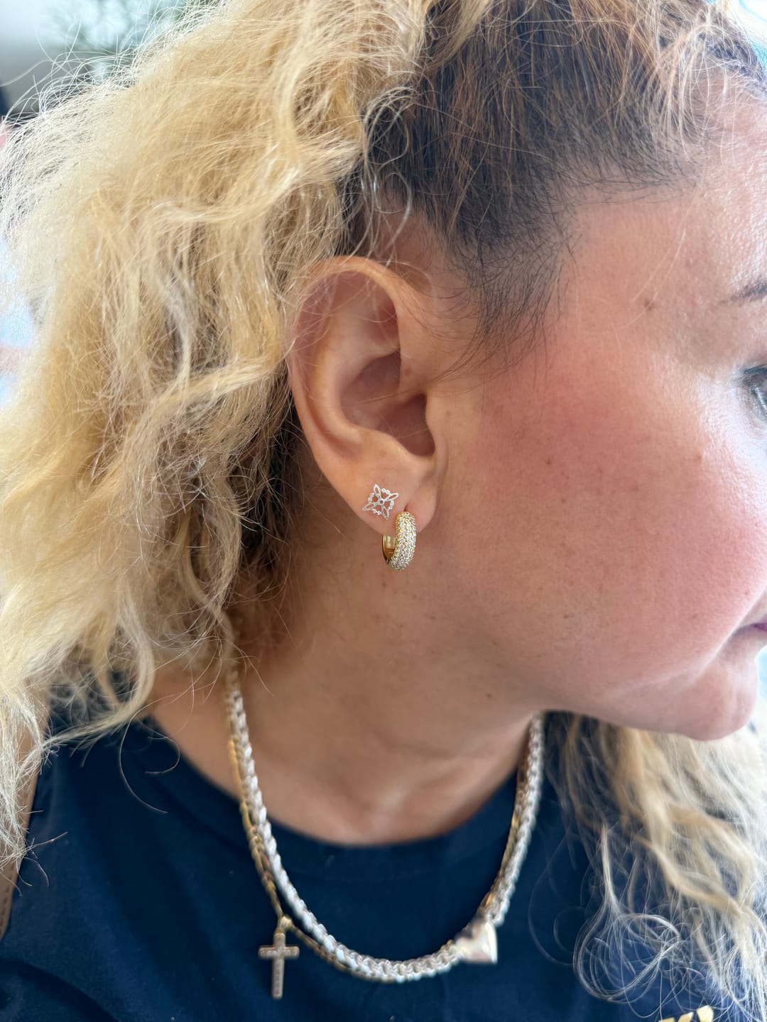 Customer photo review of Par Arracada Gruesa Con Zirconias 15 mm