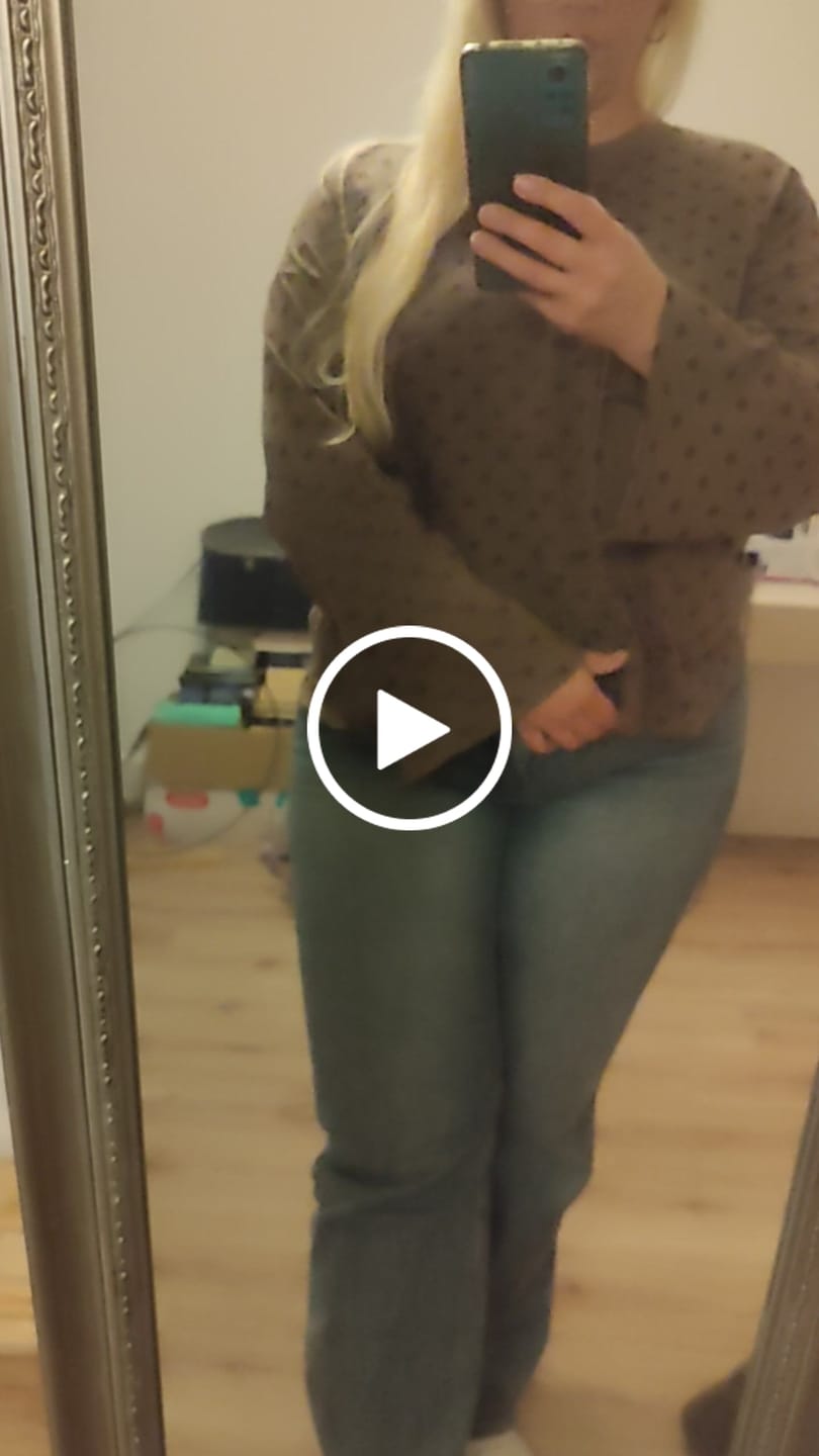 Customer video review of Longsleeve DOTS mit leicht ausgestelltem Ärmel taupe