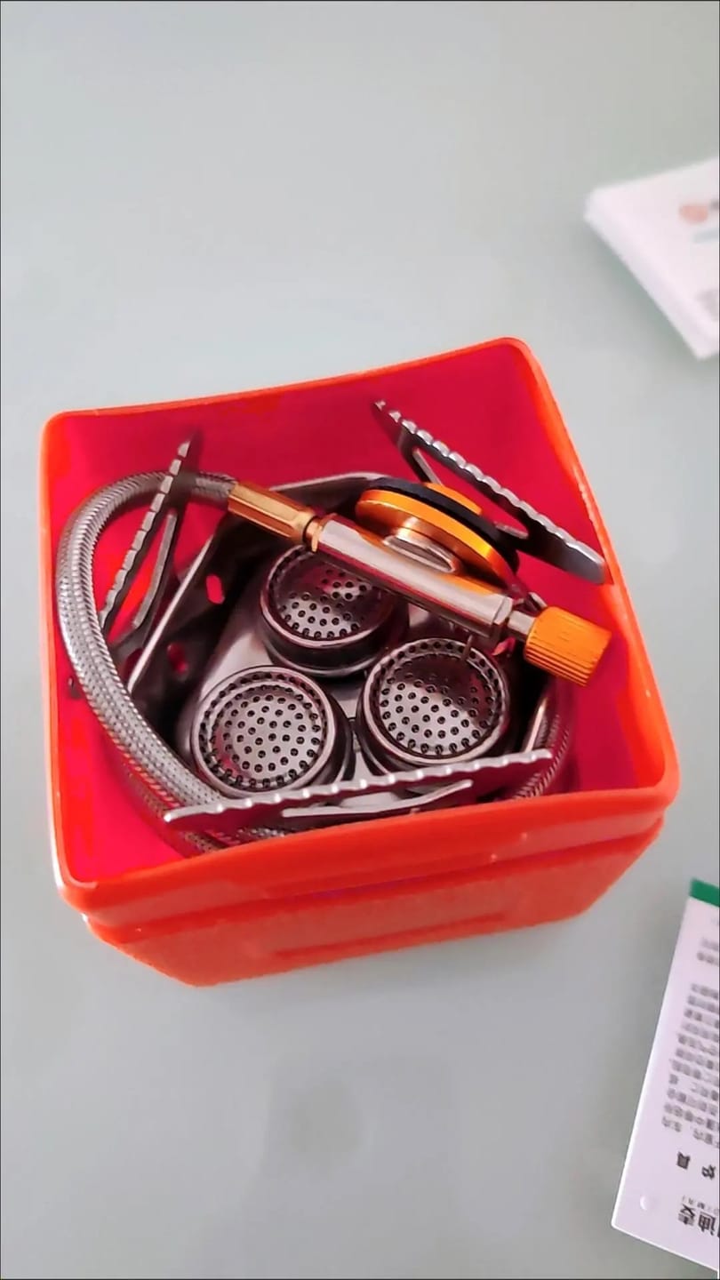 Customer photo review of VLEEE Foldable Three-Burner Camping Gas Stove with Piezo Ignition & 60 cm Hose