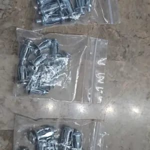 Customer photo review of Fissaggio Resistente Rivetti a Dado in Acciaio Zincato