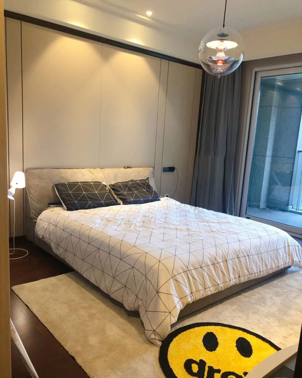 Customer photo review of Clear Acrylic Sphere Pendant Light, 40 cm, Metal Shelves
