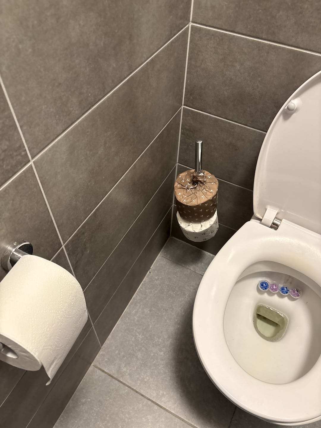 Customer photo review of 100% Bamboo Toilet Paper - 4 ply - 30 meters