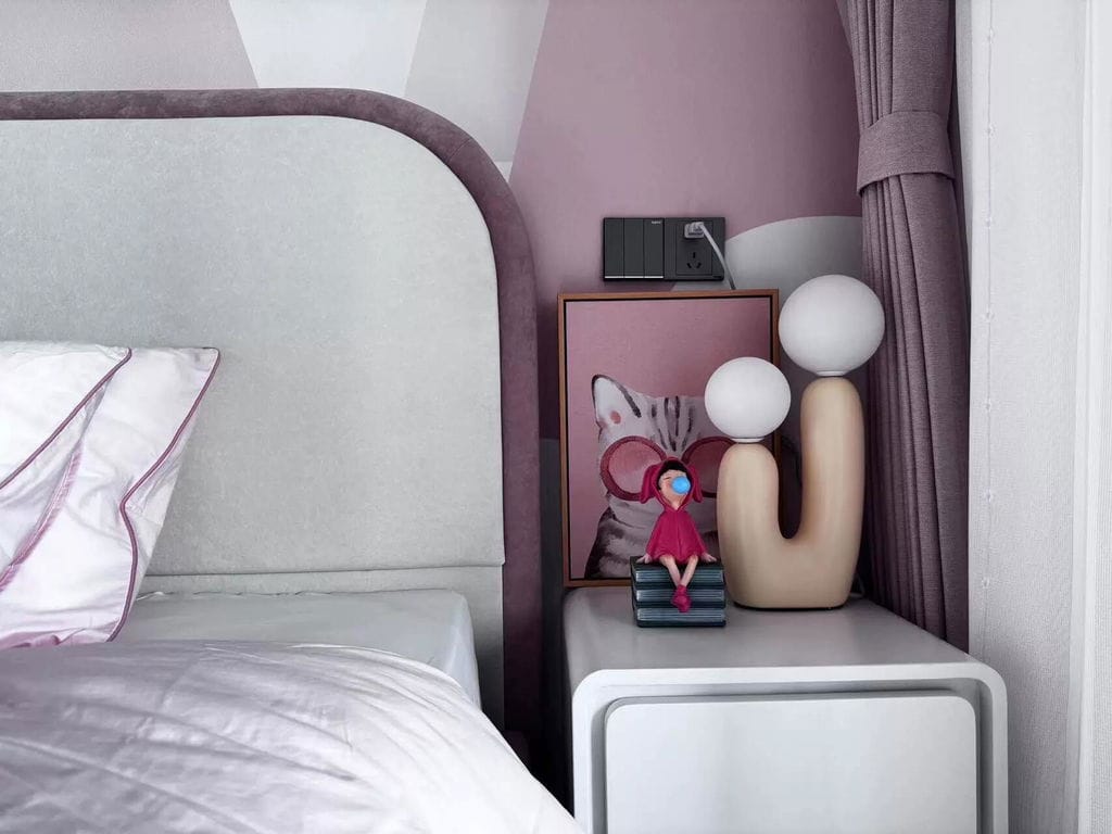 Customer photo review of Oo Table Lamp, White Glass Globe Shade, Ceramic Body, G9, Plug-In