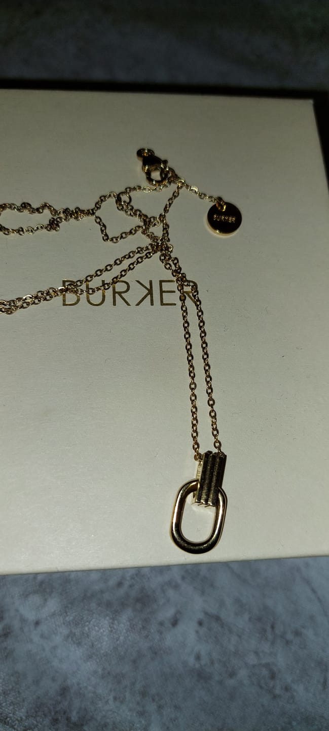 Customer photo review of Mia Necklace