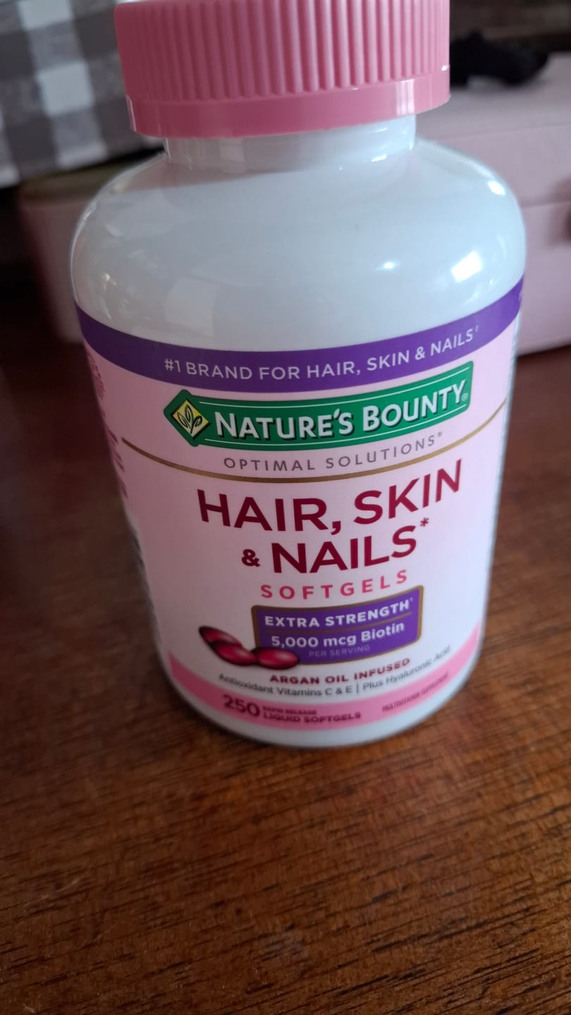 Customer photo review of Nature's Bounty Cabelo, Pele & Unhas Força Extra, 250 Softgels