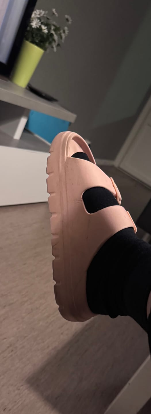 Customer photo review of HappyFlops Original