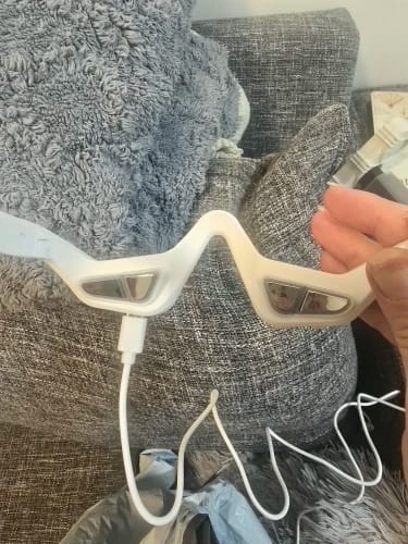 Customer photo review of Lumera Pro - Red Light Therapy + EMS To Erase Eye Bags