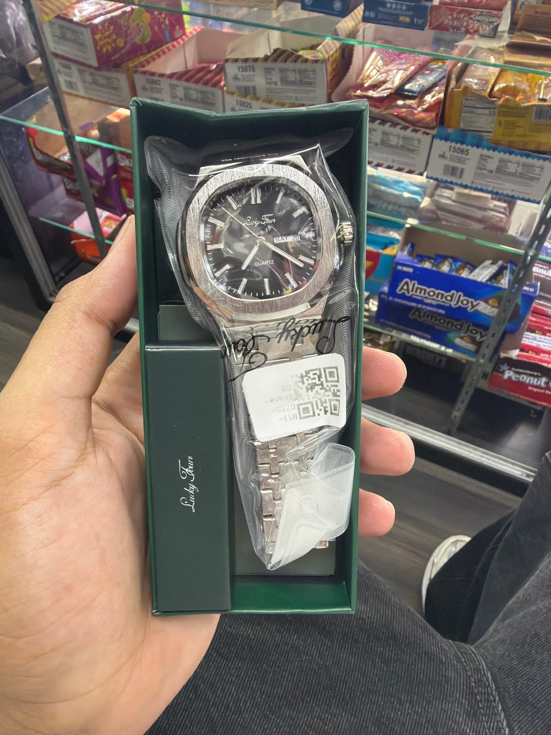Customer photo review of Lucky Fours® Brone