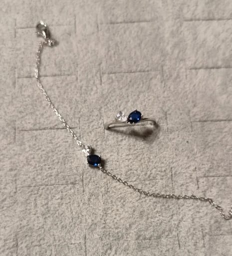 Customer photo review of Capri Twilight Jewelry Set