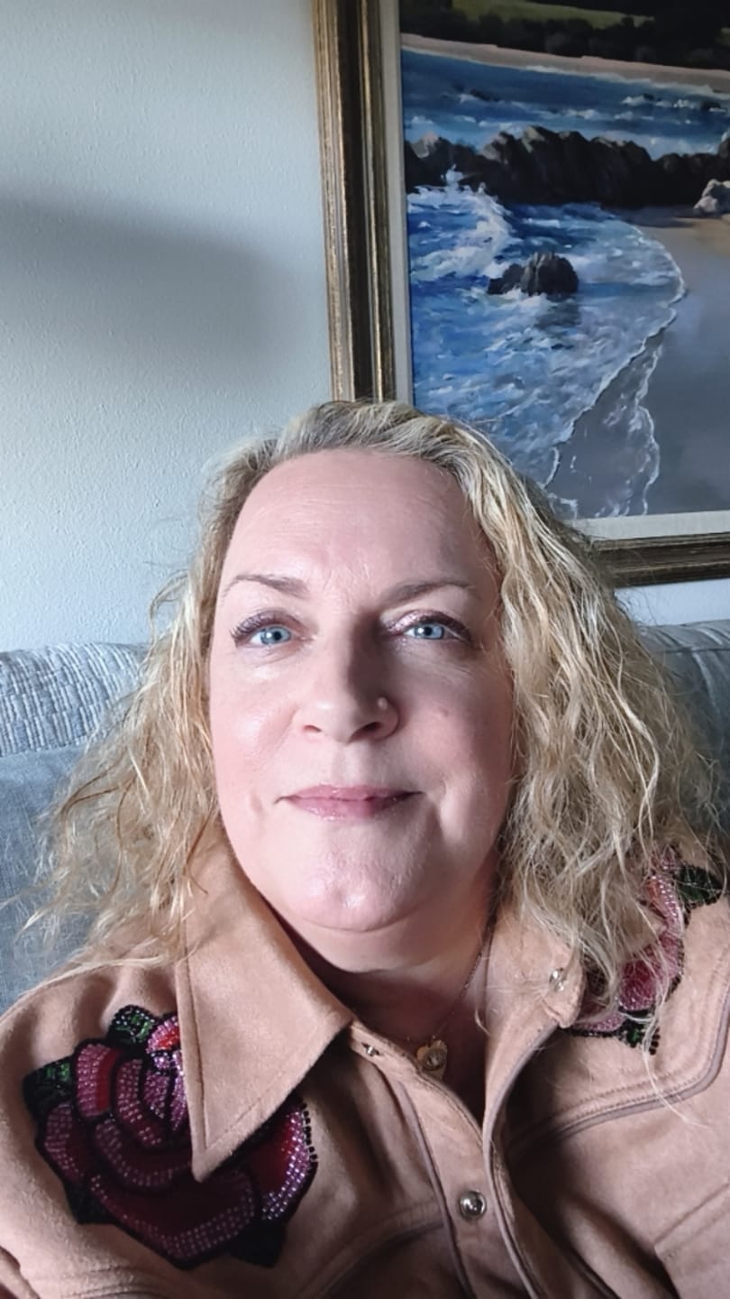 Customer photo review of Whimsy Kiss Gloss: Just Like Honey