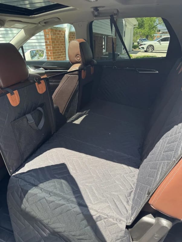 Customer photo review of Festpfote™ Hundeliege fürs Auto mit festem Boden