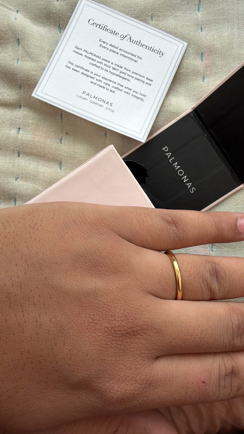 Customer photo review of Sole Aura Minimal Gold Band