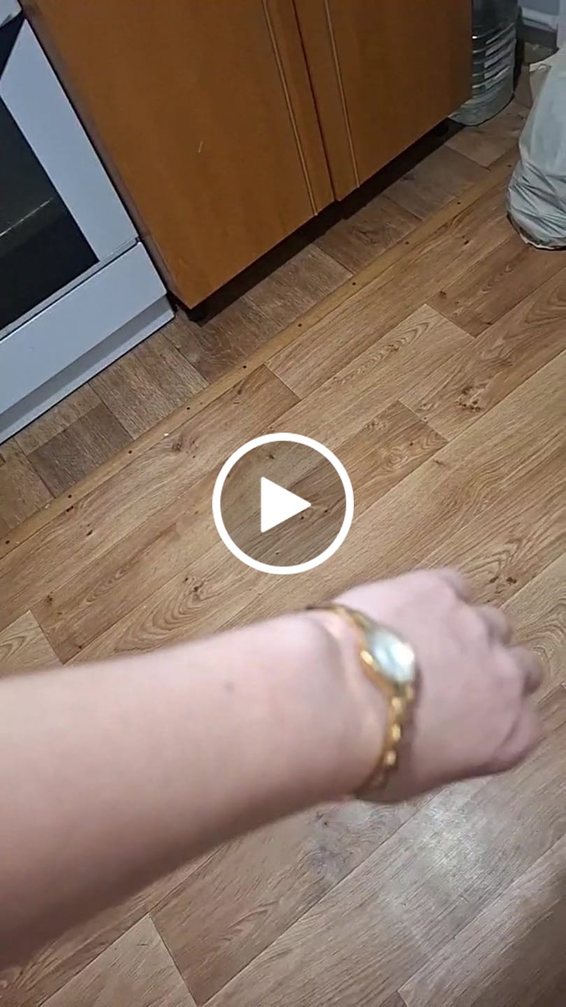 Customer video review of Sophie Gold White