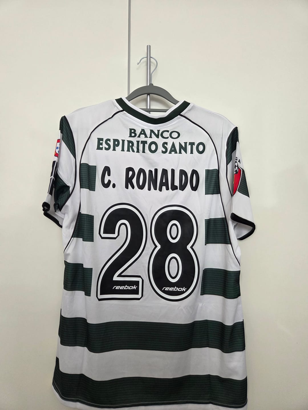 Customer photo review of Sporting CP Lisbon Cristiano Ronaldo Number 28 Vintage Jersey Trikot
