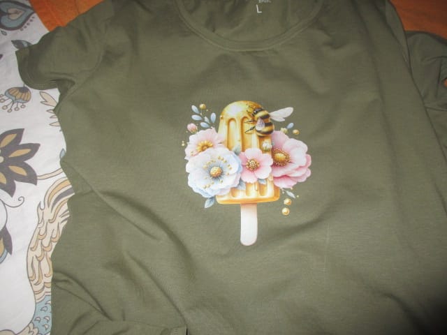 Customer photo review of Bügelbild Honigeis Biene