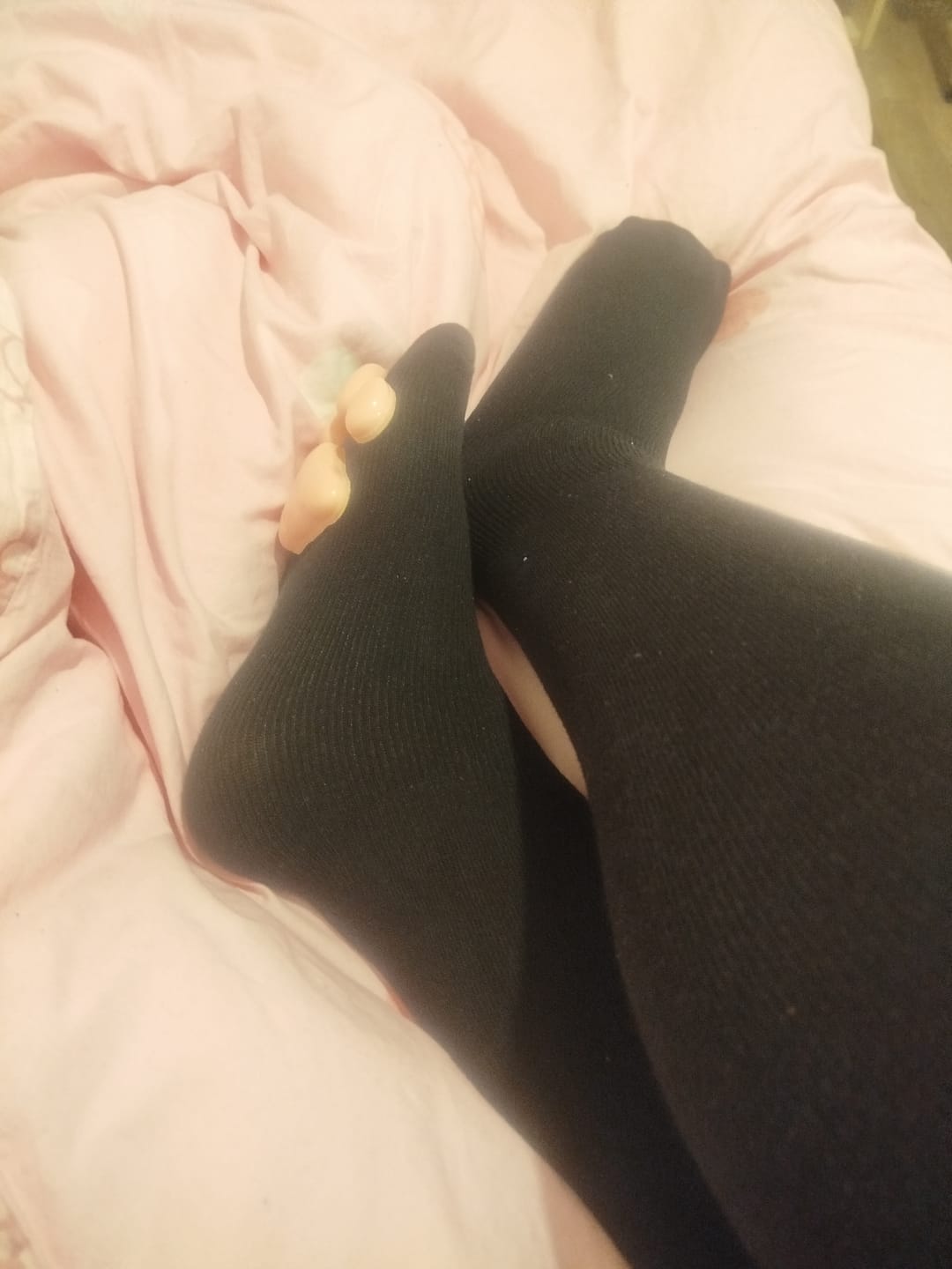 Customer photo review of ToeBeanies X Thunda Thighs THUNDA TŪBBIES
