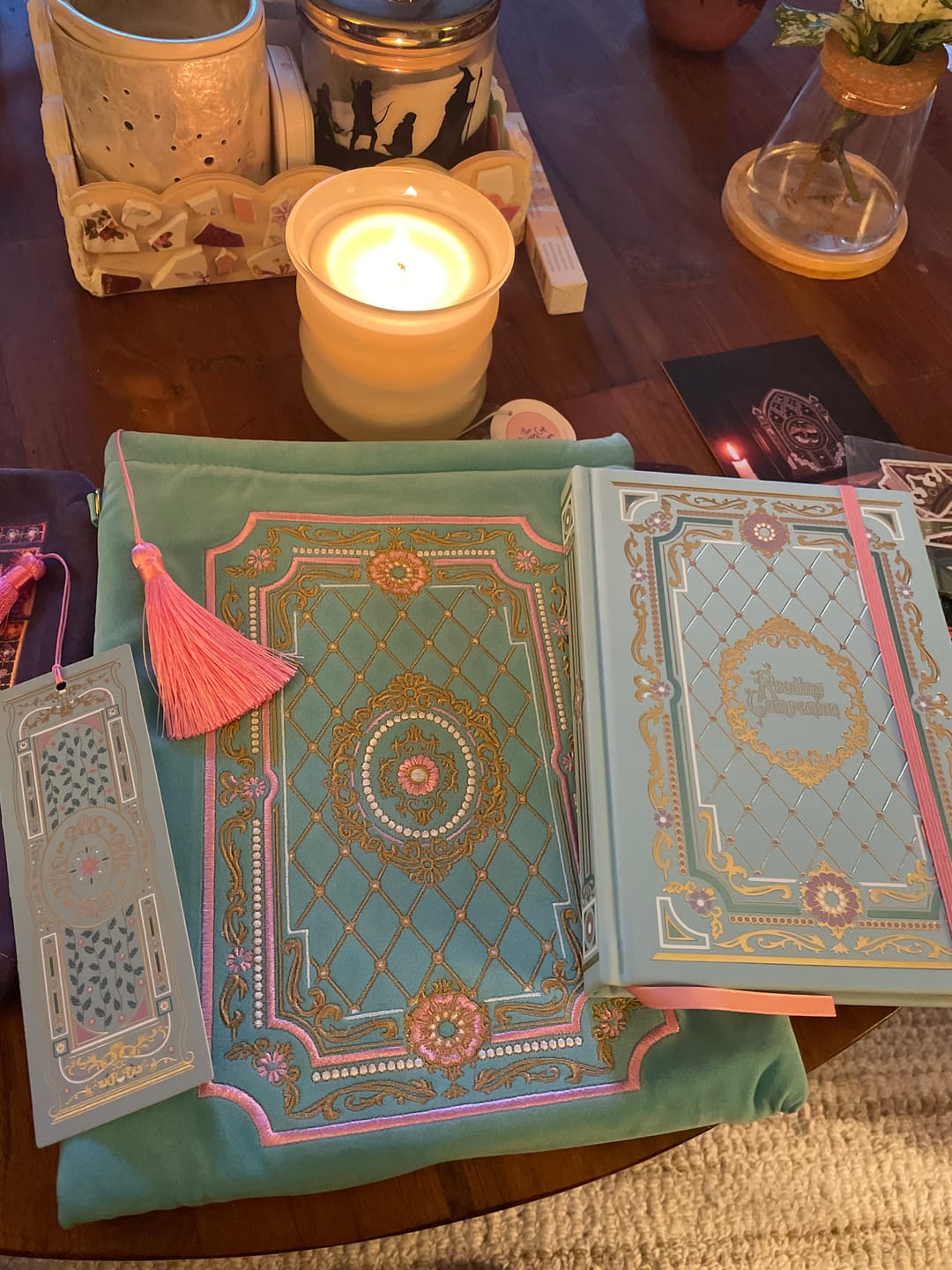Customer photo review of Reading Companion Antoinette
