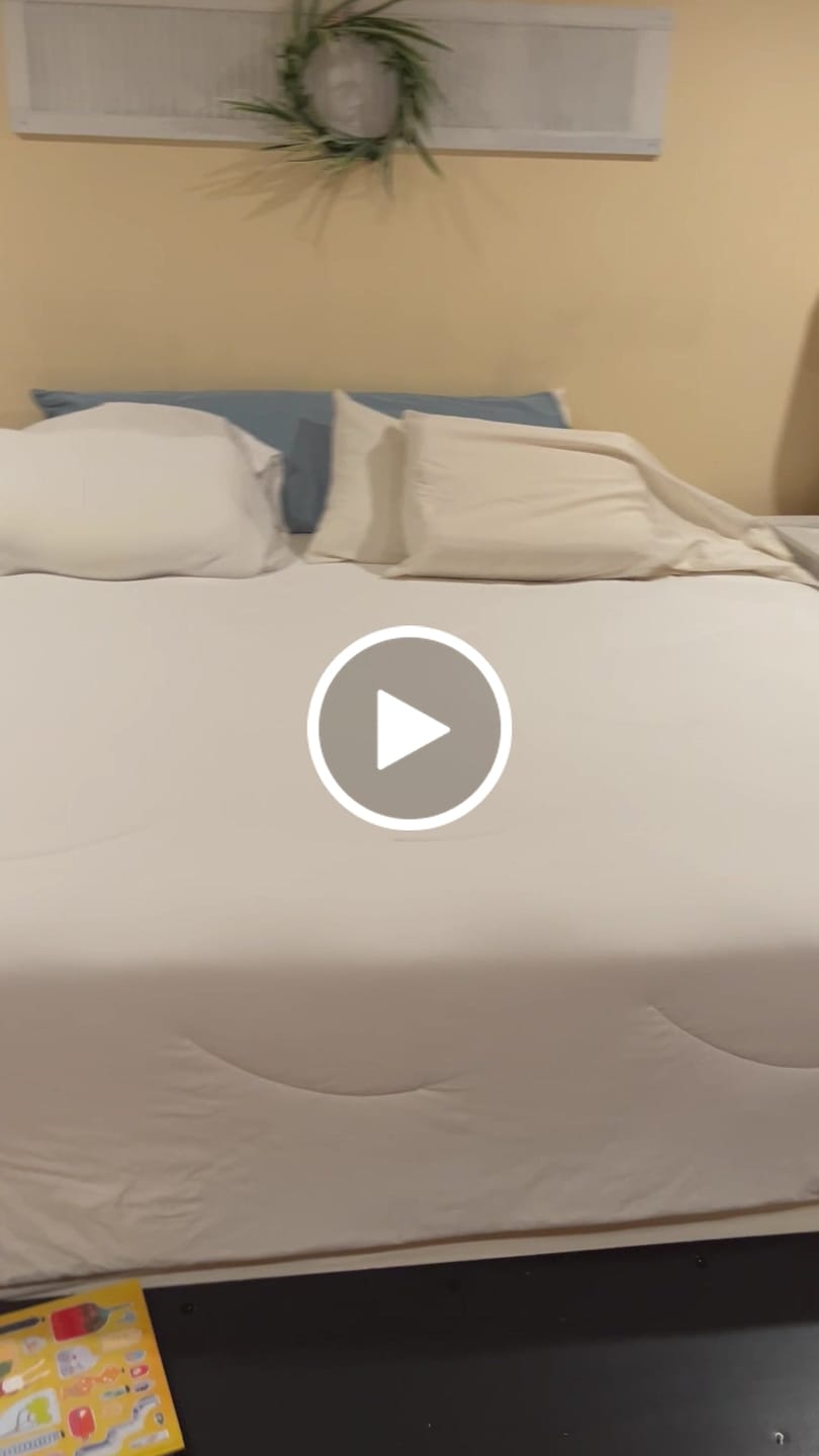 Customer video review of CloudCool™ Cooling Comforter