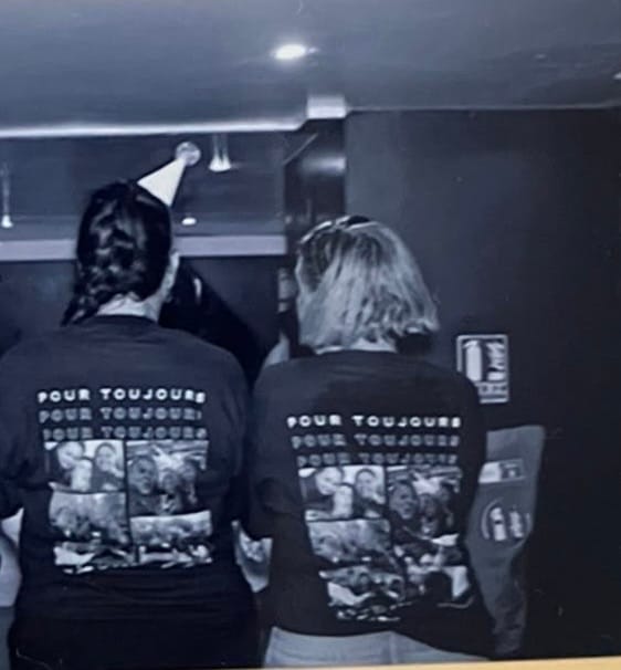 Customer photo review of Pour toujours - Rire, pleurer et conquérir le monde ensemble - T-shirt personnalisé avec photo (100% coton, unisexe)