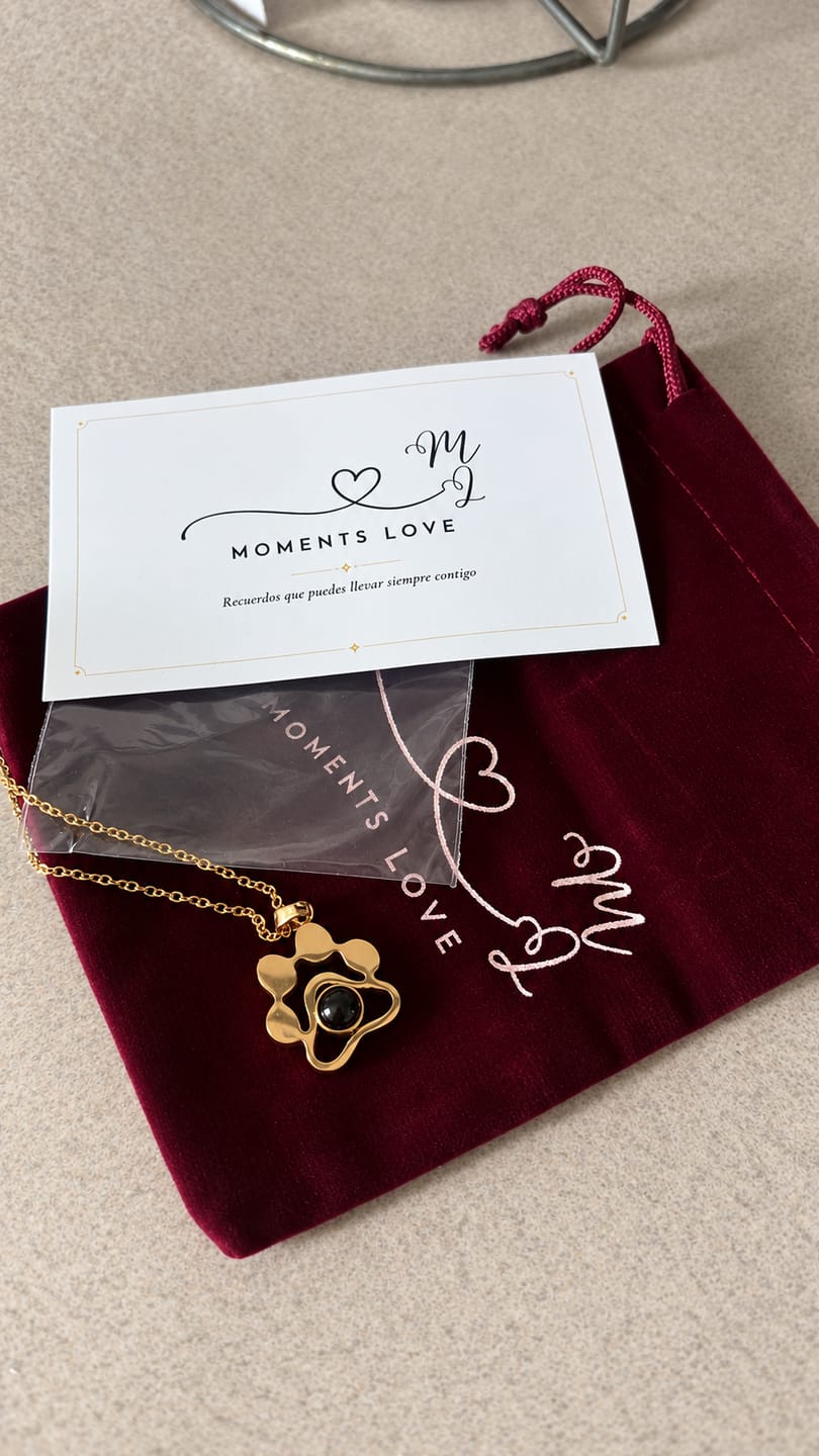Customer photo review of Collar Huellitas de Amor con Foto Personalizada