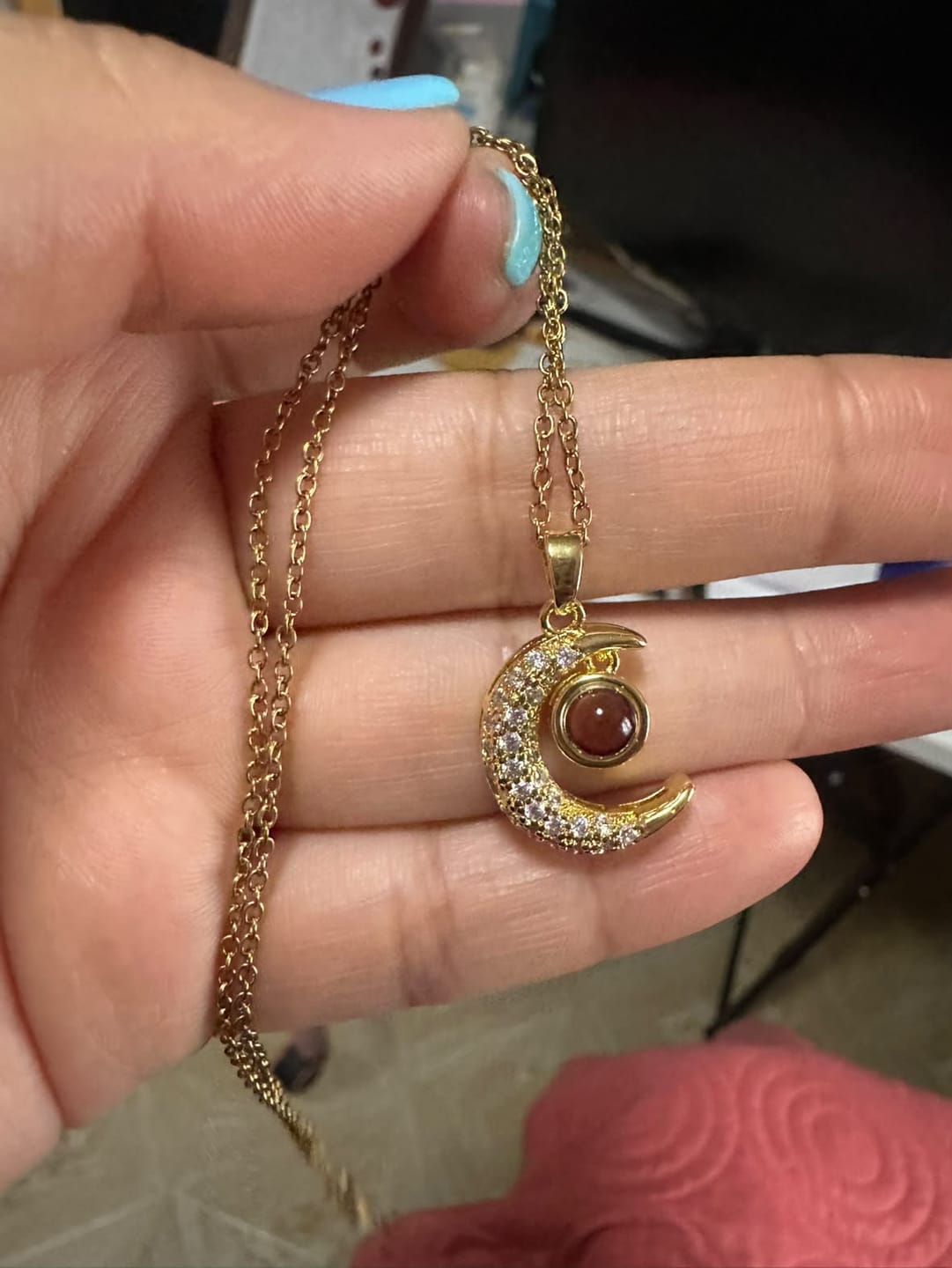 Customer photo review of Collar de Luna con Foto de Proyección Personalizada