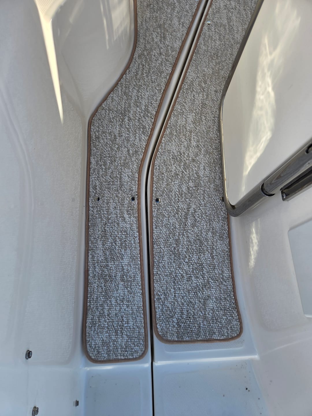 Customer photo review of 2007-2009 Sea Ray 310 Sundancer Snap in Boat Carpet