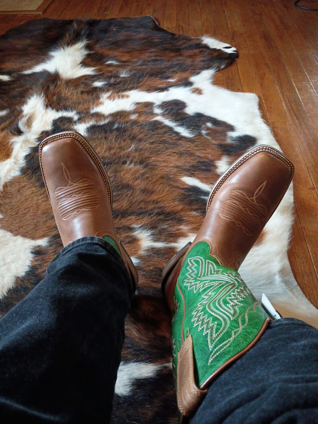 Customer photo review of Ariat Men's Baxter Wheat Brown Square Toe Cowboy Boot 10061238